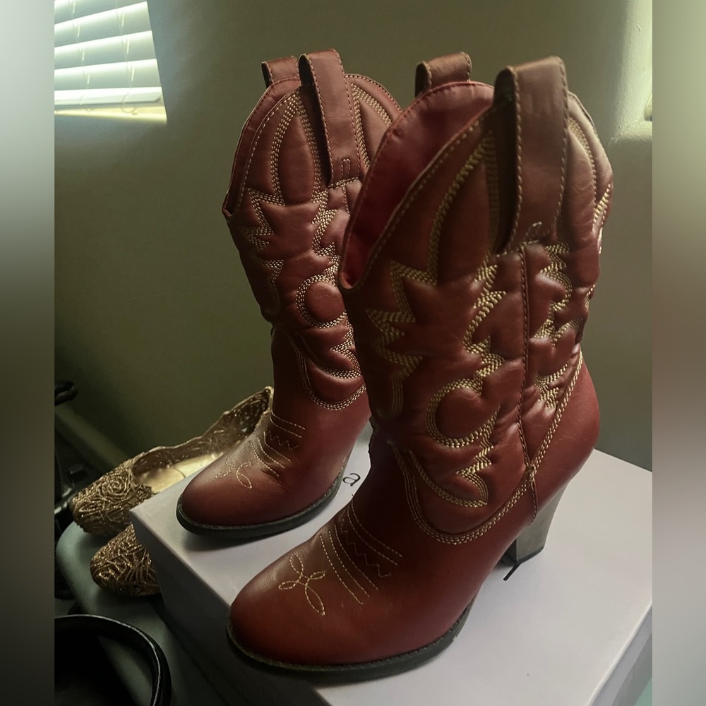 Burgundy Red Cowgirl Boots